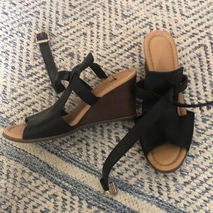 Dr Scholles Wedged heels